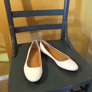 White Nine West ballet flats